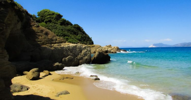 Las 7 mejores playas nudistas de Grecia