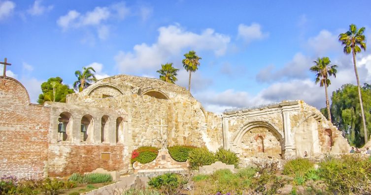 Abadía de Senanque en Provenza con campos de lavanda